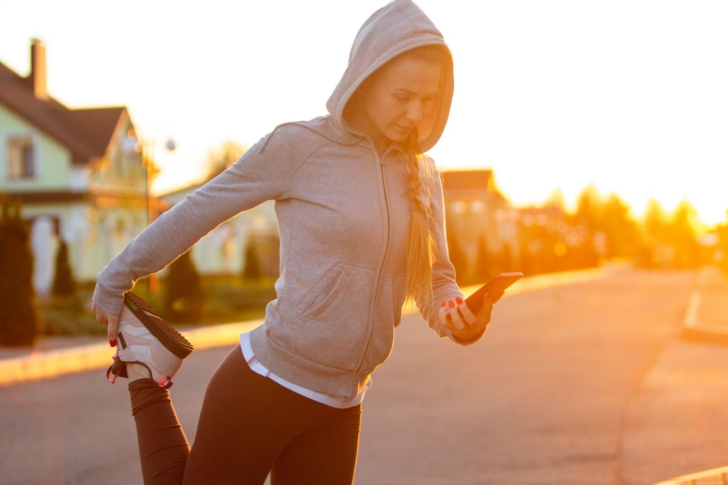 Una mujer practica deporte / FREEPIK