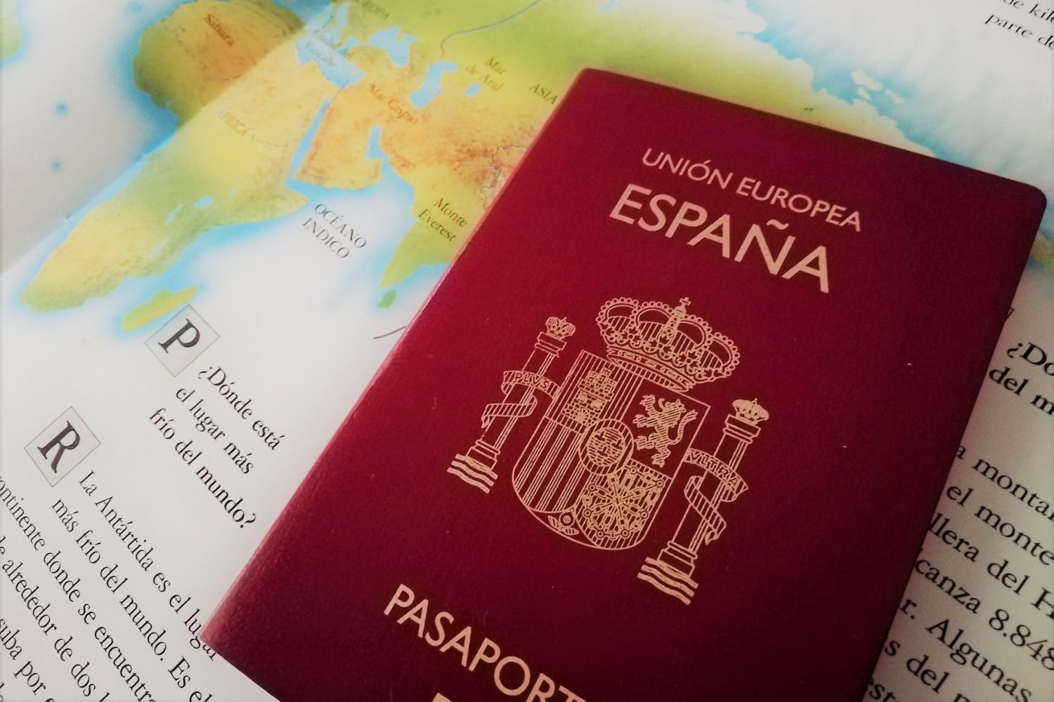 EuropaPress 4936497 pasaporte espanol mapa (1)