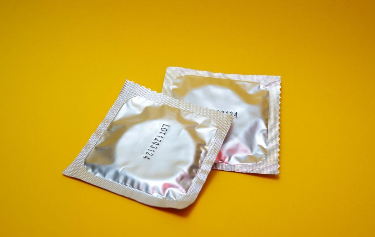 Dos preservativos / UNSPLASH