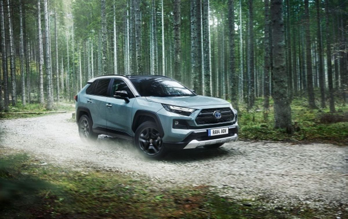 Toyota RAV4 Electric Hybrid Adventure / EP Toyota RAV4 Electric Hybrid Adventure / EP