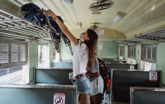 Dos chicas viajan en Interrail / PEXELS