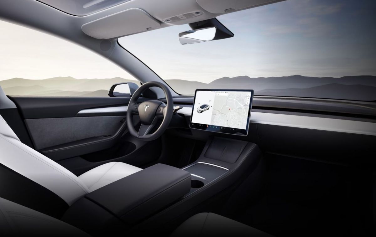 El interior superminimalista de un coche Tesla   Tesla