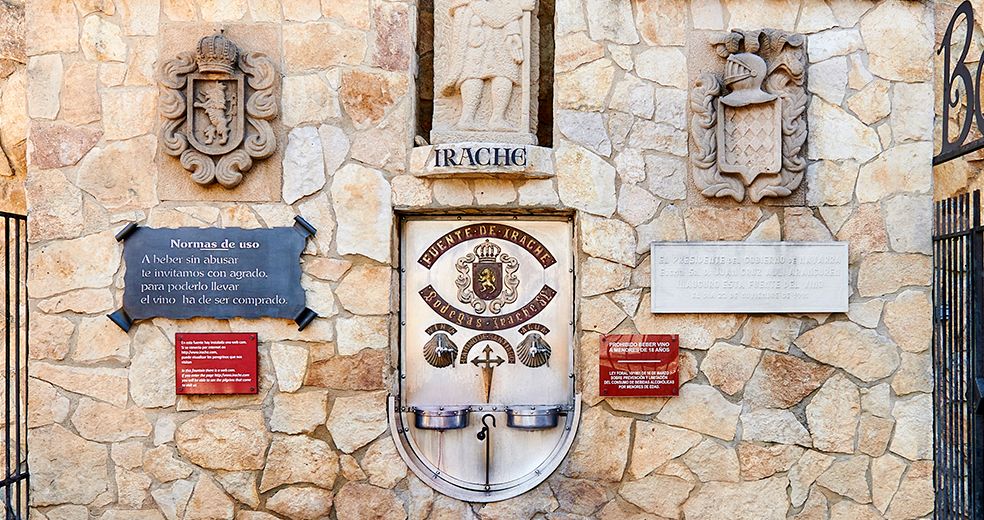 fuente vino bodegas irache fuente vino bodegas irache