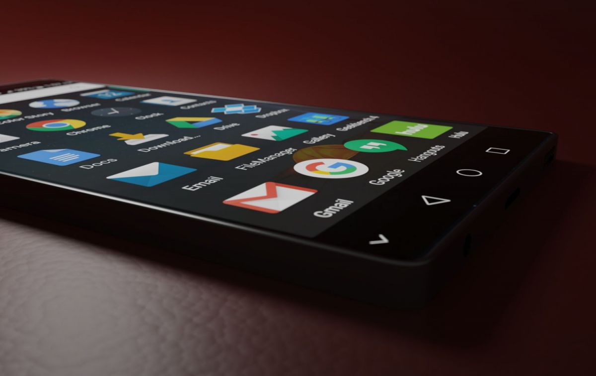 Un teléfono con la app de Google y contactos / PEXELS