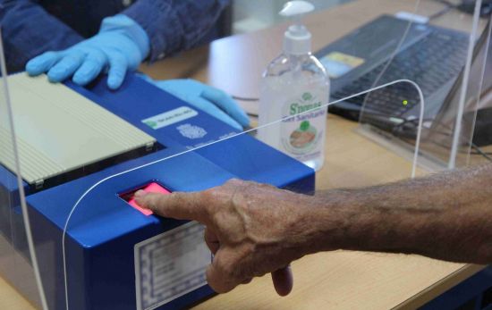 Renovación del DNI en una comisaría / EP Renovación del DNI en una comisaría / EP