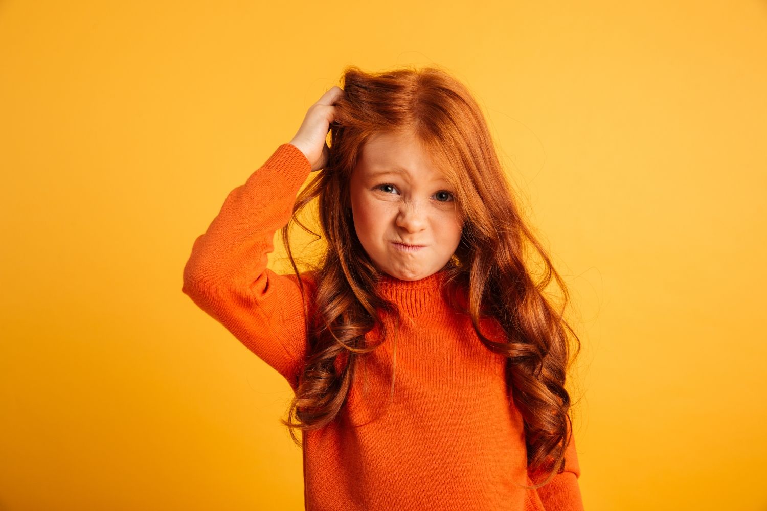 Una niña con pijos / FREEPIK Una niña con pijos / FREEPIK