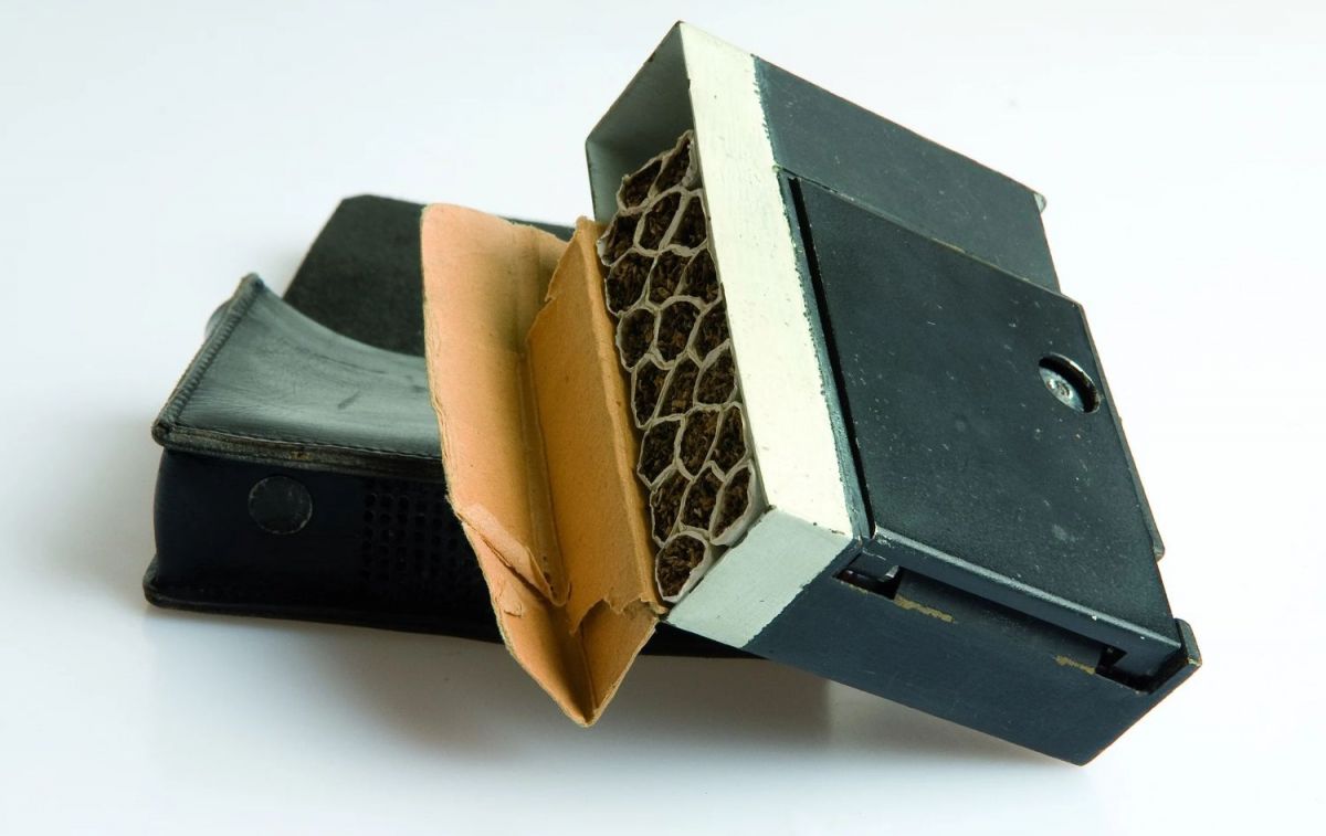La cámara dentro de un paquete de cigarrillos / CAIXA FORUM - DGSE- Ministère des Armées, Francia