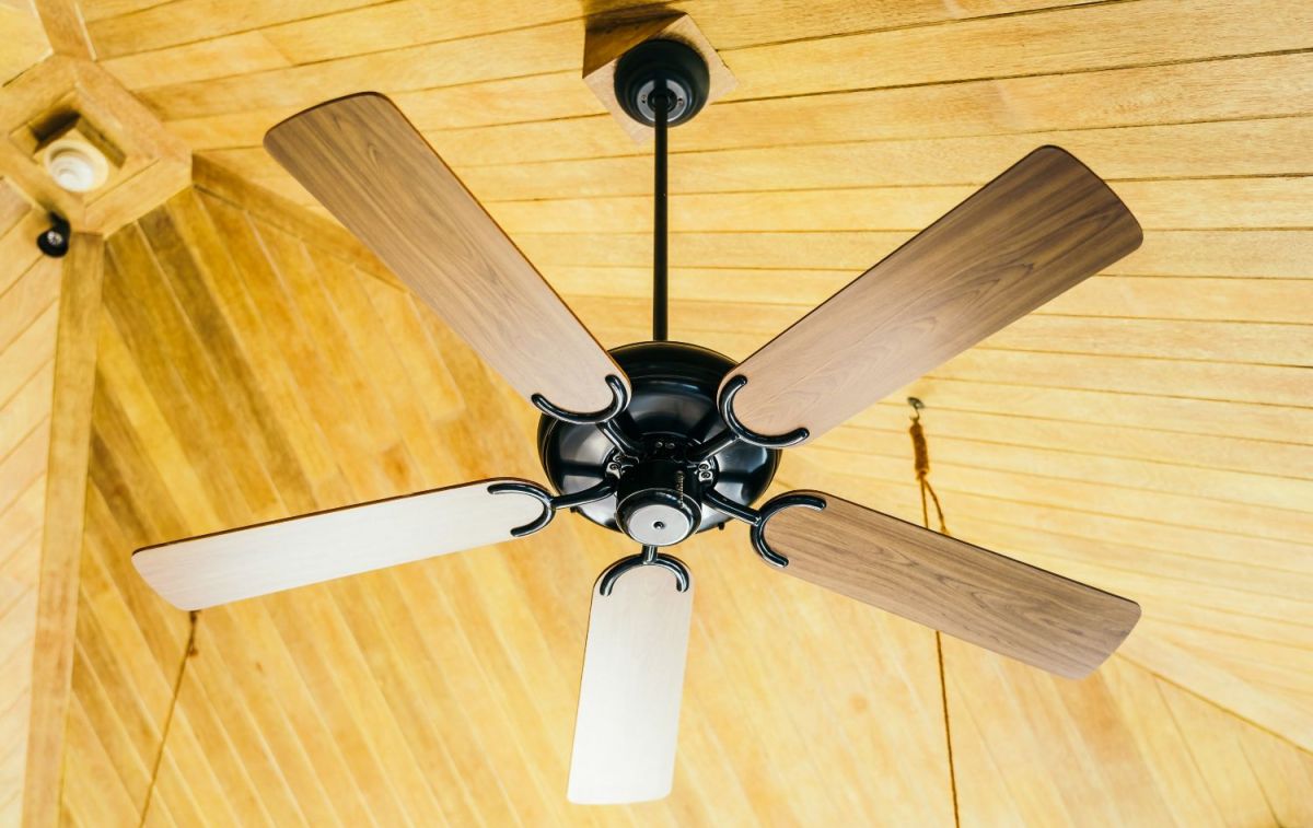 Un ventilador de techo, alternativa al aire acondicionado / FREEPIK Un ventilador de techo, alternativa al aire acondicionado / FREEPIK