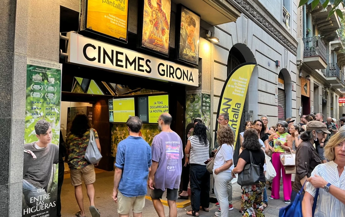 Entrada de Cinemes Girona / CINEMES GIRONA