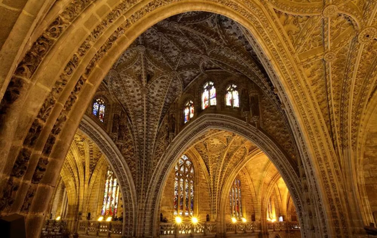 El interior de la Catedral de Sevilla   CATEDRAL DE SEVILLA