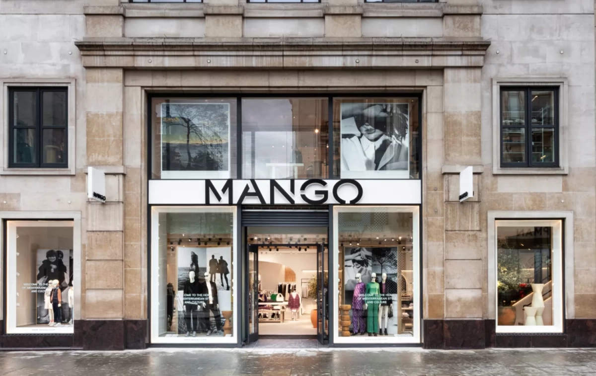 Una tienda de Mango / MANGO Una tienda de Mango / MANGO