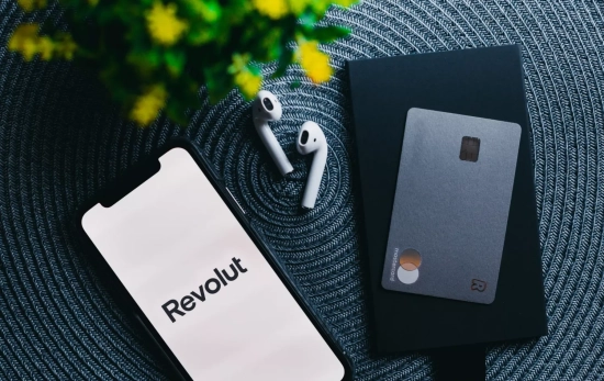 Móvil y tarjeta de Revolut / EP - REVOLUT Móvil y tarjeta de Revolut / EP - REVOLUT