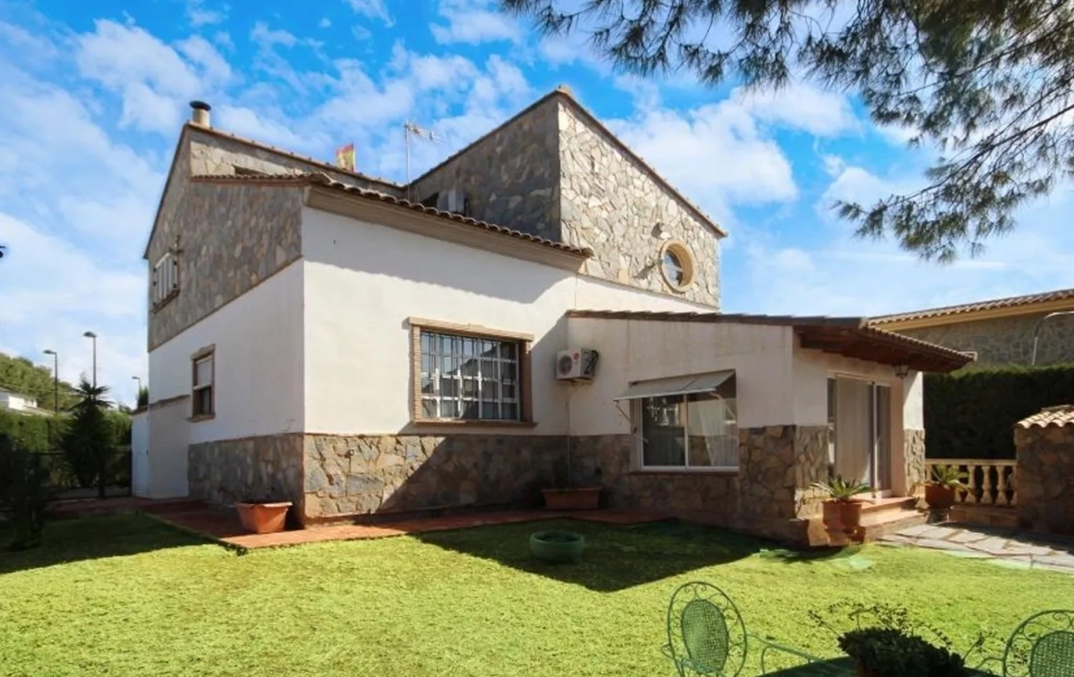 Un chalet a la venta en Valencia / IDEALISTA