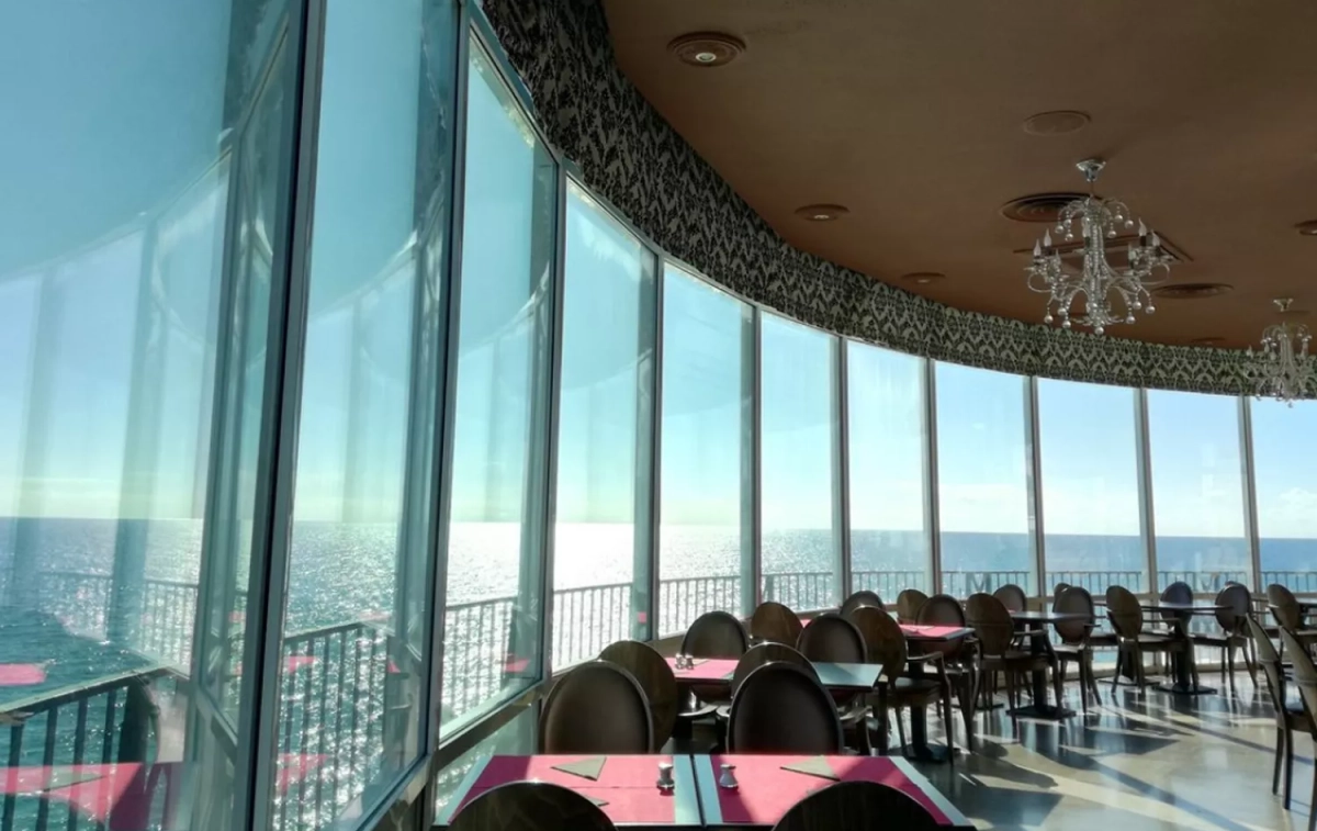 La cristalera con vistas al mar del restaurante Rey Alfonso (Nerja) / TRIPADVISOR