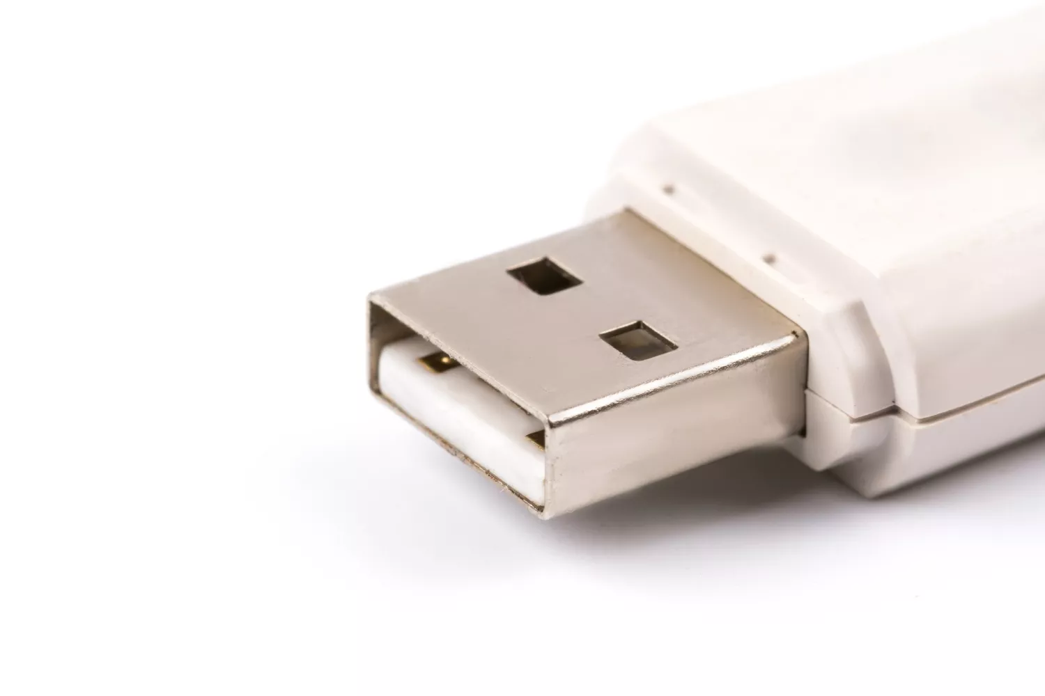 Una memoria USB dañada / FREEPIK