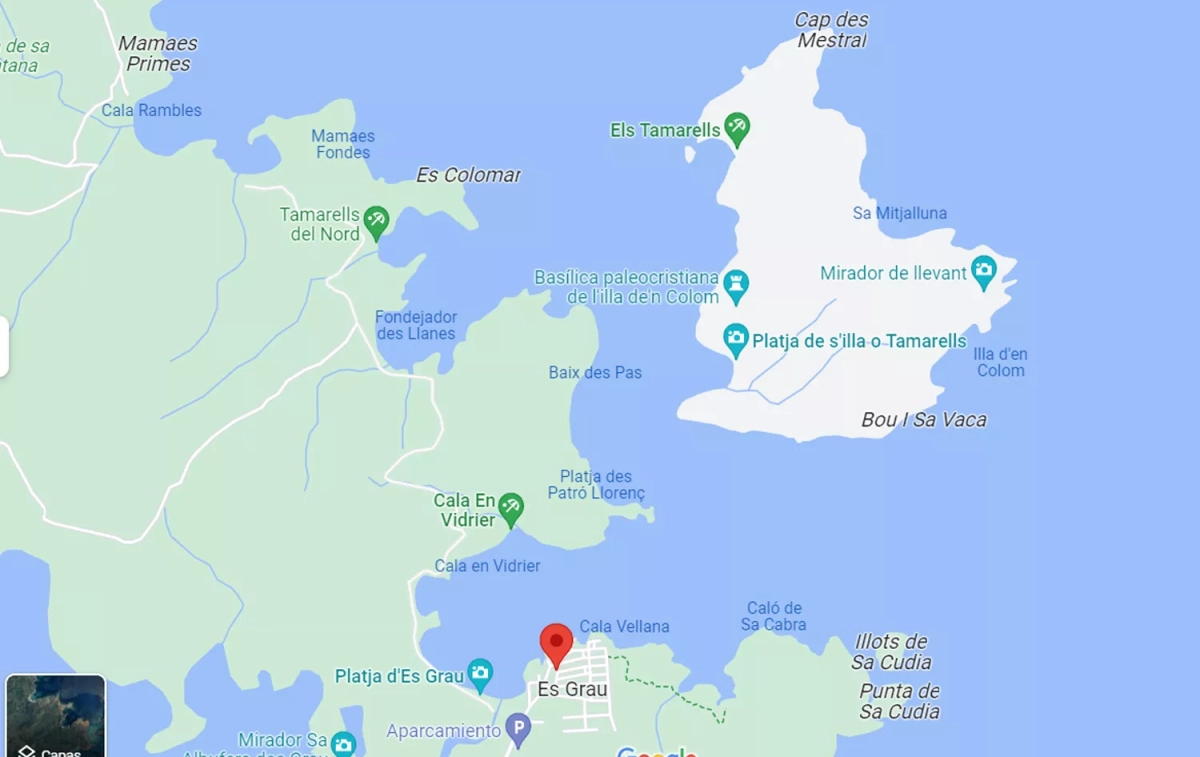 La ubicación de la tienda de alquiler Menorca en Kayak, la Illa d'en Colom y las playas a visitar durante la travesía / GOOGLE MAPS