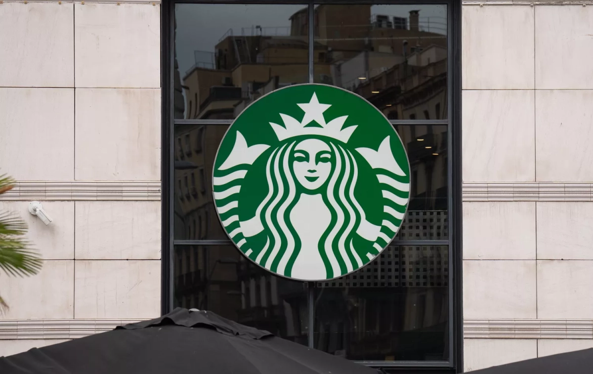 El logo con la sirena de Starbucks / EP