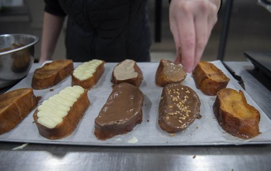 Varias torrijas en el obrador de la Pastelería Juliettas de Madrid / EP Varias torrijas en el obrador de la Pastelería Juliettas de Madrid / EP