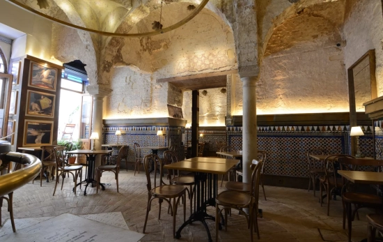 Interior del bar Giralda / BAR GIRALDA Interior del bar Giralda / BAR GIRALDA
