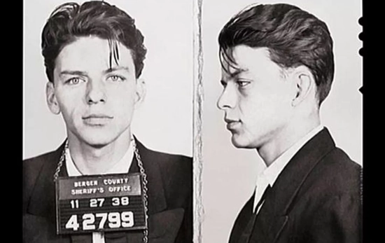 Foto policial de la detención de Frank Sinatra en 1938 en Nueva Jersey Foto policial de la detención de Frank Sinatra en 1938 en Nueva Jersey