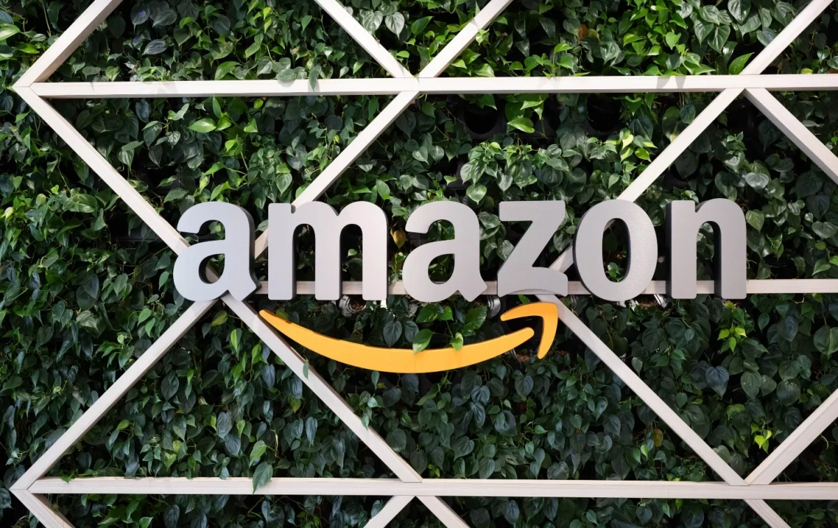 El logo de Amazon en una de sus oficinas / EP