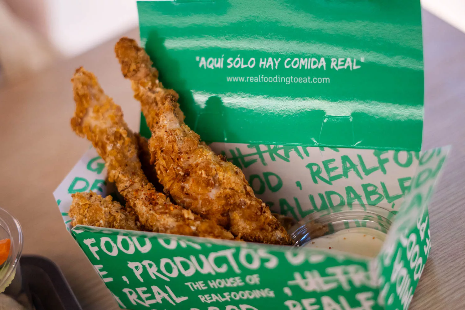 Fingers de pollo de Realfooding to Eat (Carlos Ríos) / GALA ESPÍN 
