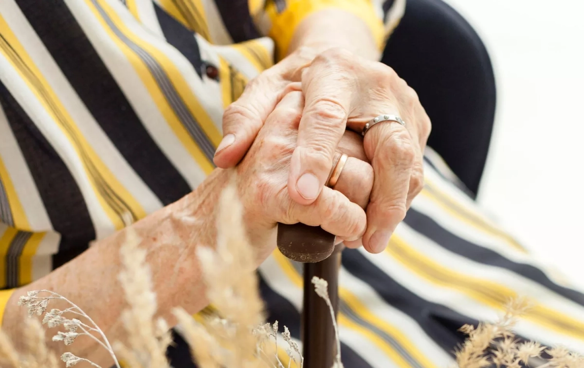 Manos de una anciana / FREEPIK Manos de una anciana / FREEPIK