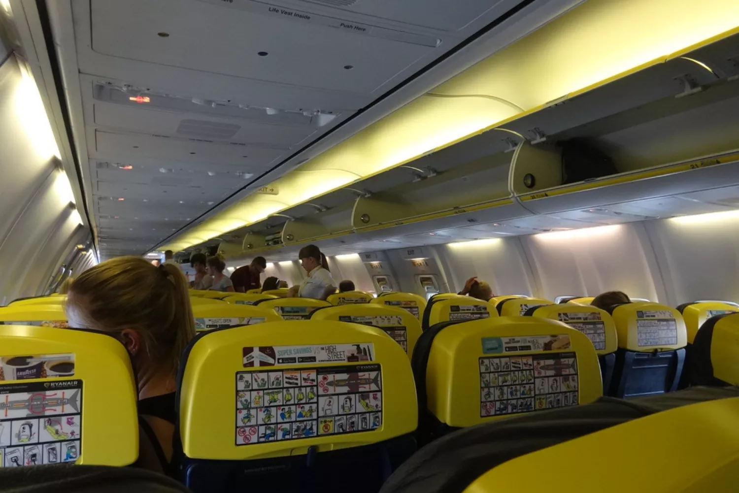 Ryanair coloca adrede en asientos separados a los pasajeros de una misma reserva / FLICKR