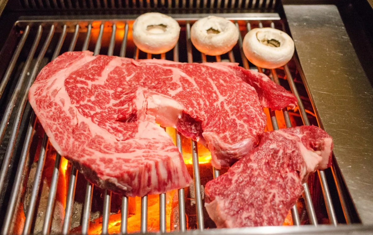 Carne de vacuno wagyu a la parrilla / PEXELS