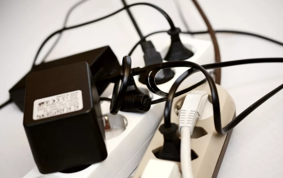 Varios cables conectados en una regleta / PIXABAY Varios cables conectados en una regleta / PIXABAY