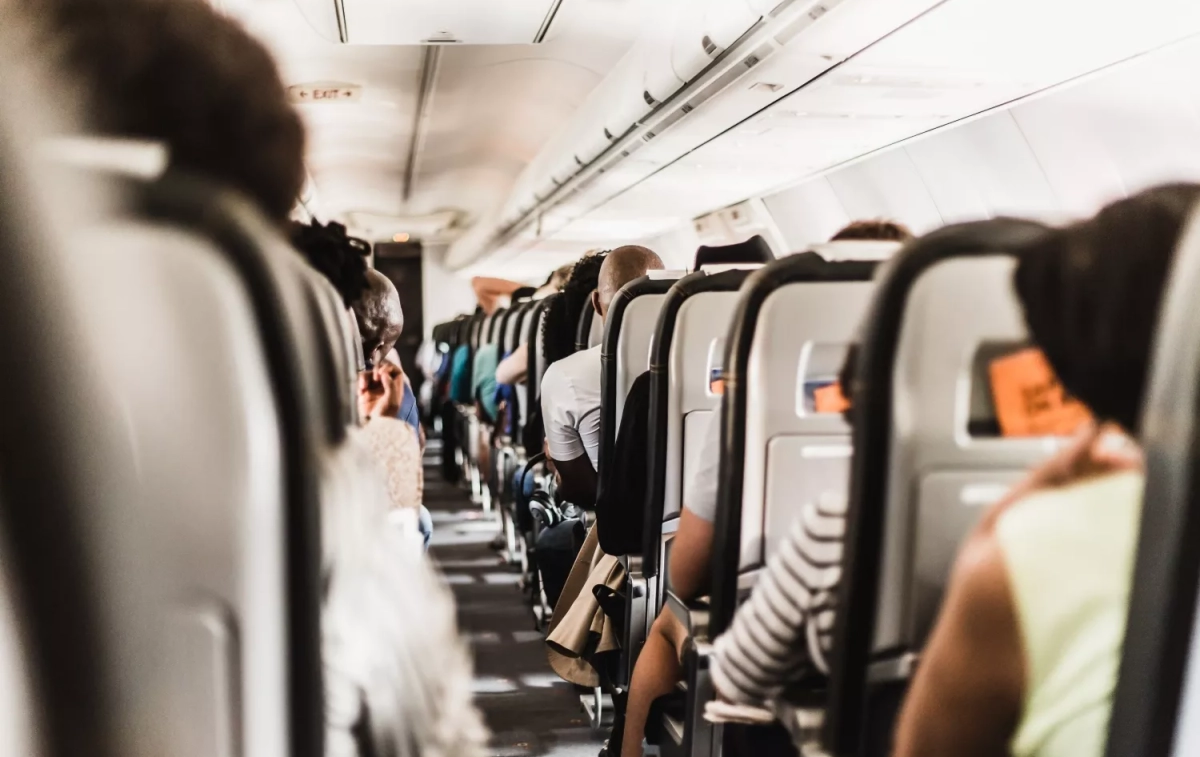 Cabina del avión de una aerolínea / UNSPLASH