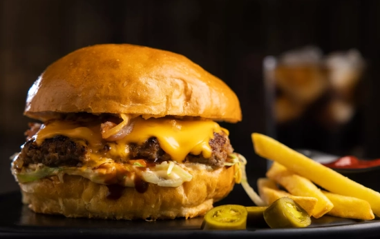 Hamburguesa con carne madurada / FREEPIK Hamburguesa con carne madurada / FREEPIK