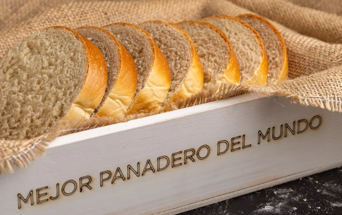 Rebanadas de pan en el obrador de Domi Vélez / CEDIDA