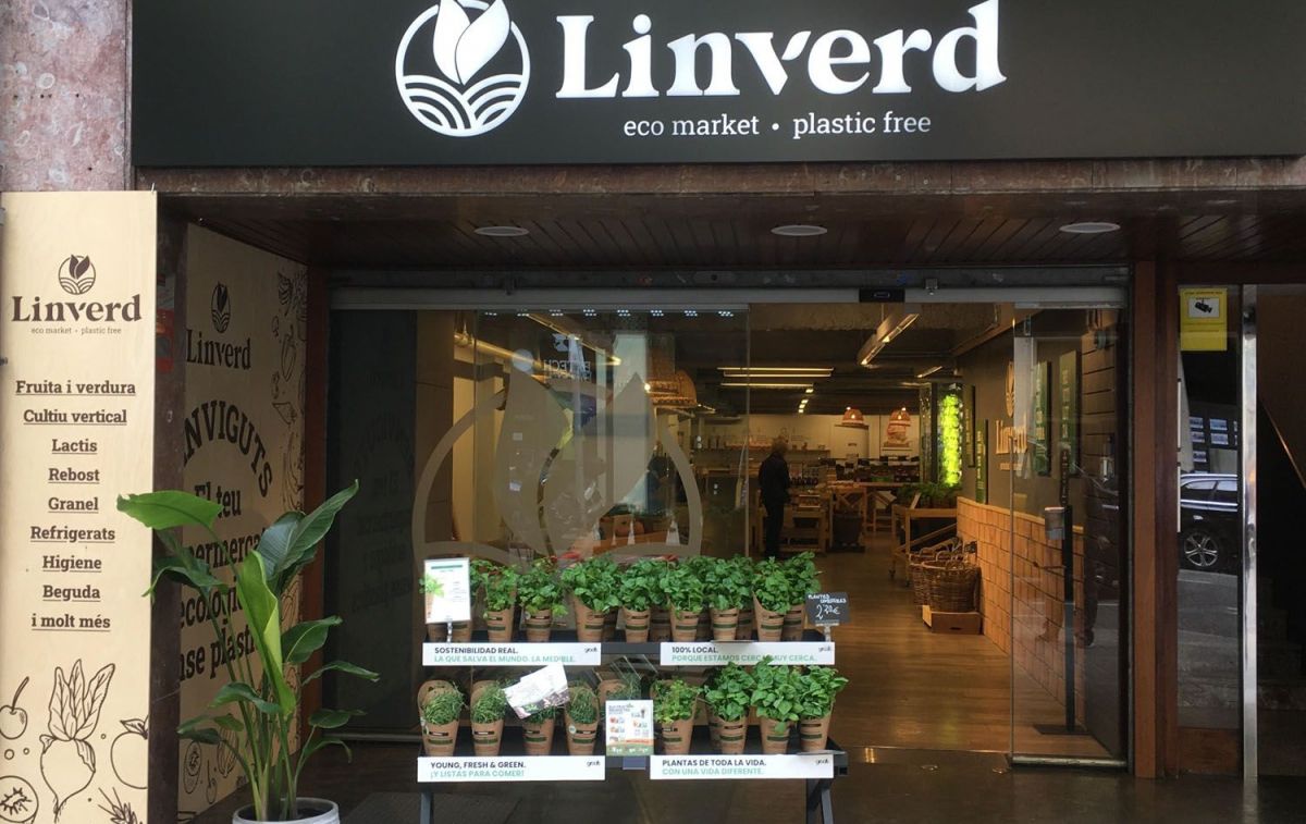 Linverd, el primer supermercado ecológico sin plásticos de Cataluña 