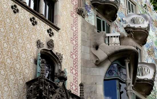 Las fachadas de Casa Amatller y Casa Batlló, ambas en Paseo de Gracia / PIXABAY Las fachadas de Casa Amatller y Casa Batlló, ambas en Paseo de Gracia / PIXABAY