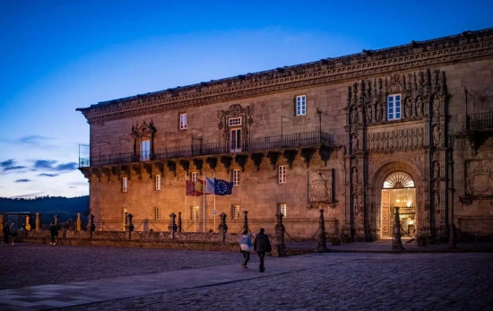 La fachada del Parador de Santiago de Compostela La fachada del Parador de Santiago de Compostela