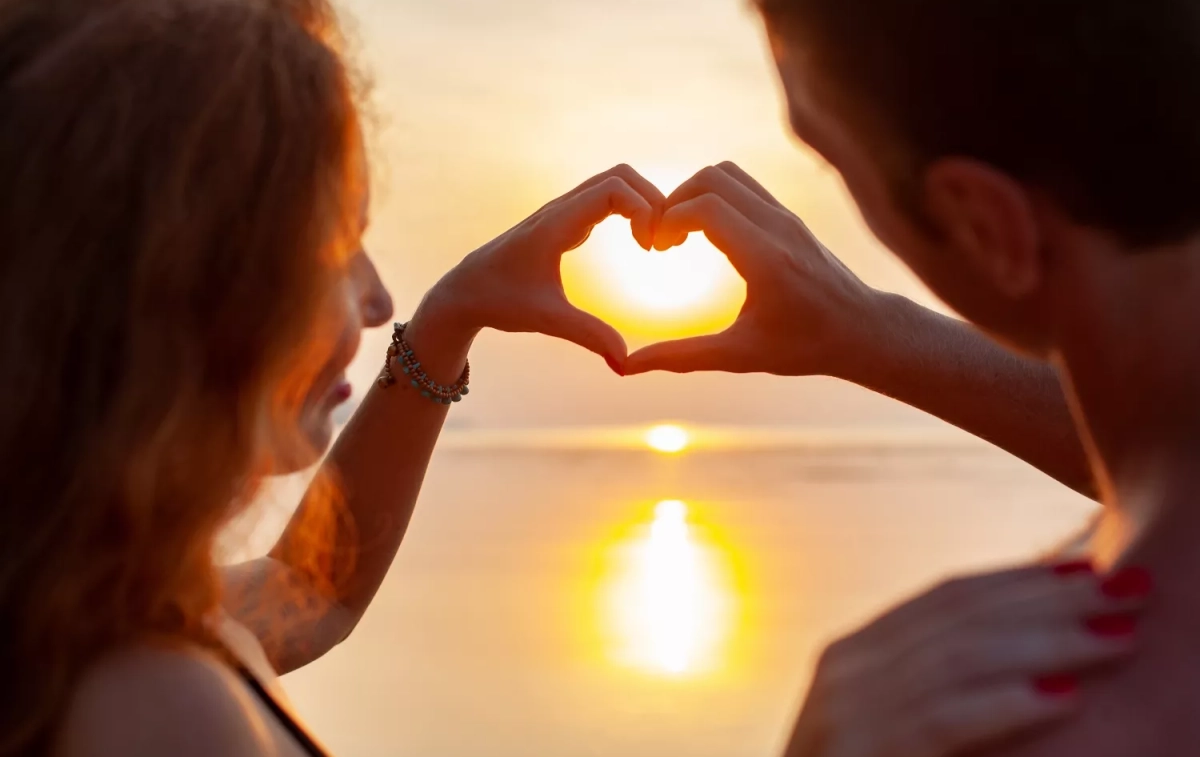 Una pareja de luna de miel / FREEPIK Una pareja de luna de miel / FREEPIK