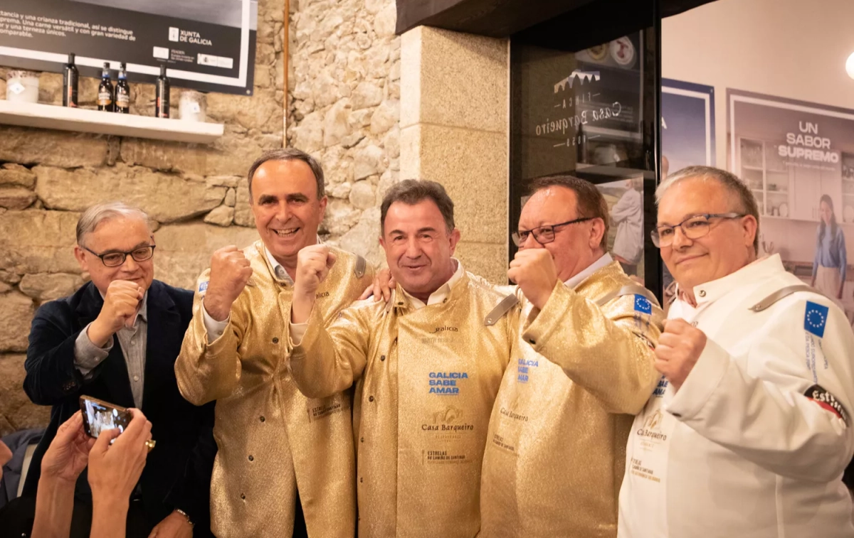 Victoriano Porto, segundo por la izquierda, junto al chef Martín Berasategui, en el centro, y otros gastrónomos / TWITTER Victoriano Porto, segundo por la izquierda, junto al chef Martín Berasategui, en el centro, y otros gastrónomos / TWITTER