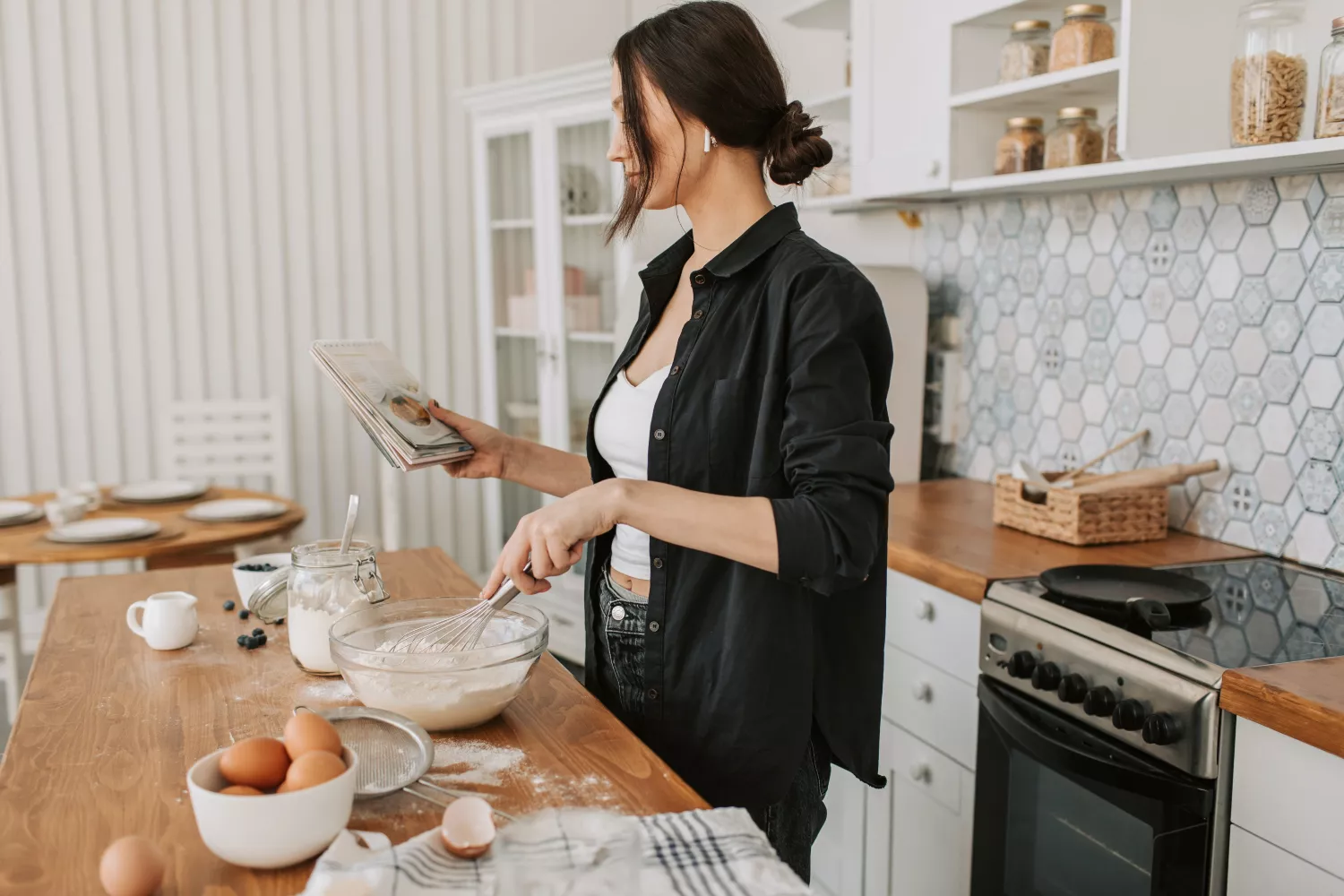 Una mujer cocina recetas saludables / PEXELS Una mujer cocina recetas saludables / PEXELS