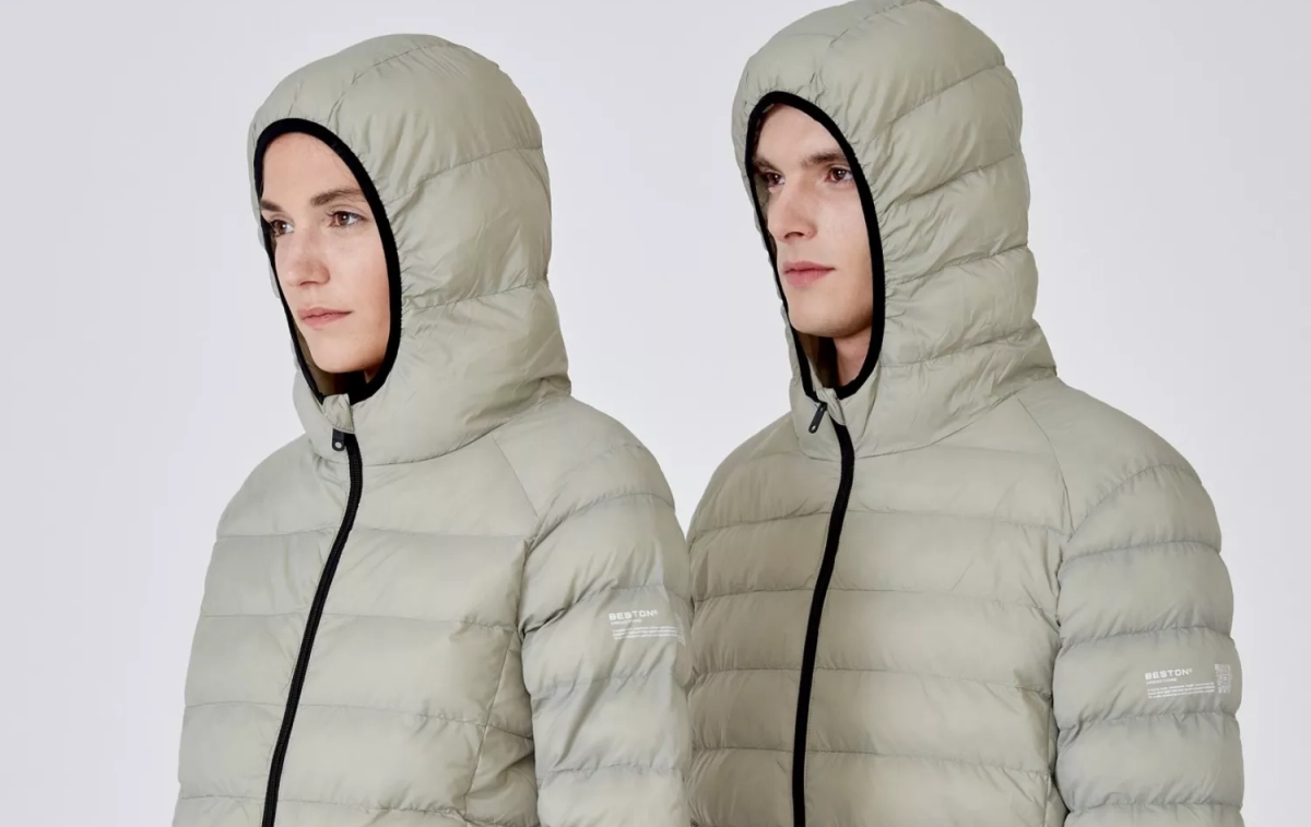 Los abrigos de Beston cuentan con tecnología Click & Warm / BESTON