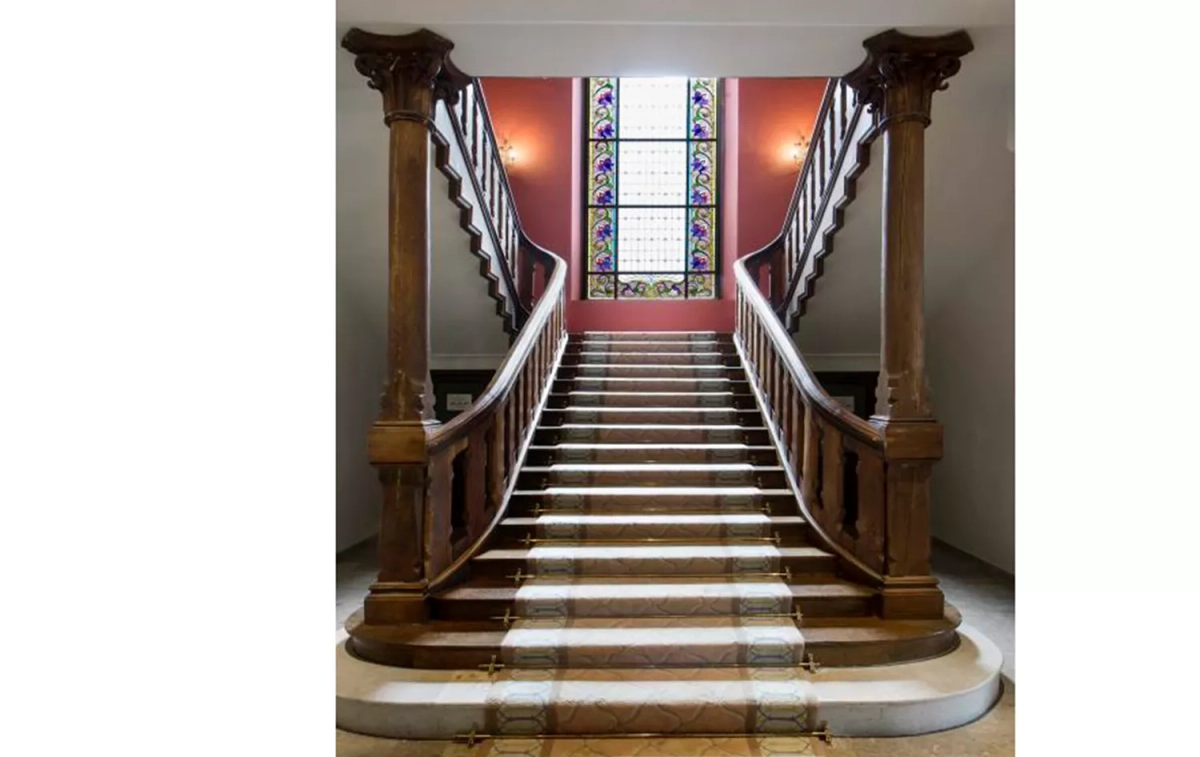 Escaleras del Palacio de Eguilor / PARADORES