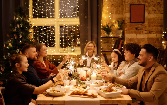Una cena de Navidad en familia / PEXELS Una cena de Navidad en familia / PEXELS