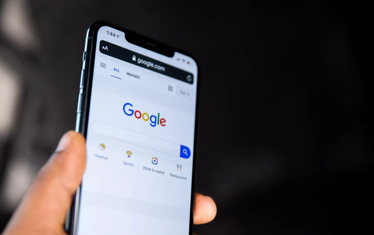 Una persona utiliza el buscador de Google / UNSPLASH Una persona utiliza el buscador de Google / UNSPLASH