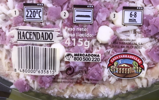 La pizza de jamón y queso que Mercadona vende bajo su marca Hacendado y fabrica Casa Tarradellas / TEO CAMINO La pizza de jamón y queso que Mercadona vende bajo su marca Hacendado y fabrica Casa Tarradellas / TEO CAMINO