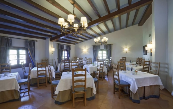 El salón para degustar la gastronomía albaceteña / PARADOR DE ALBACETE El salón para degustar la gastronomía albaceteña / PARADOR DE ALBACETE