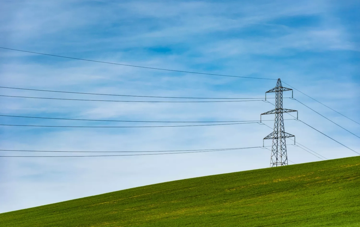 Tendido eléctrico que transporta la luz / UNSPLASH