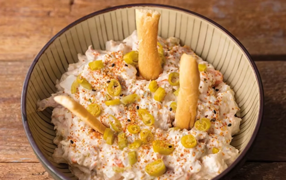 Una ensaladilla rusa elaborada con mayonesa Hellmman's / UNILEVER Una ensaladilla rusa elaborada con mayonesa Hellmman's / UNILEVER