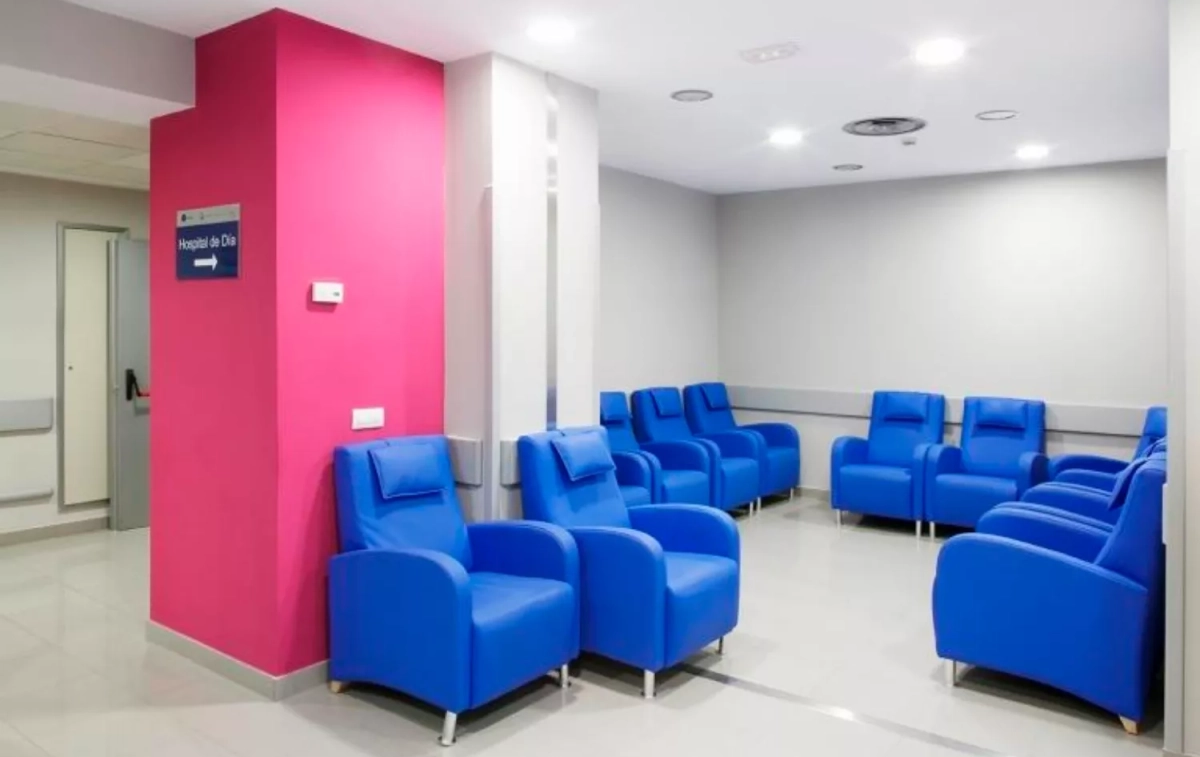 Sala de espera del hospital de la Fundación Jiménez Díaz / FUNDACIÓN JIMÉNEZ DÍAZ Sala de espera del hospital de la Fundación Jiménez Díaz / FUNDACIÓN JIMÉNEZ DÍAZ
