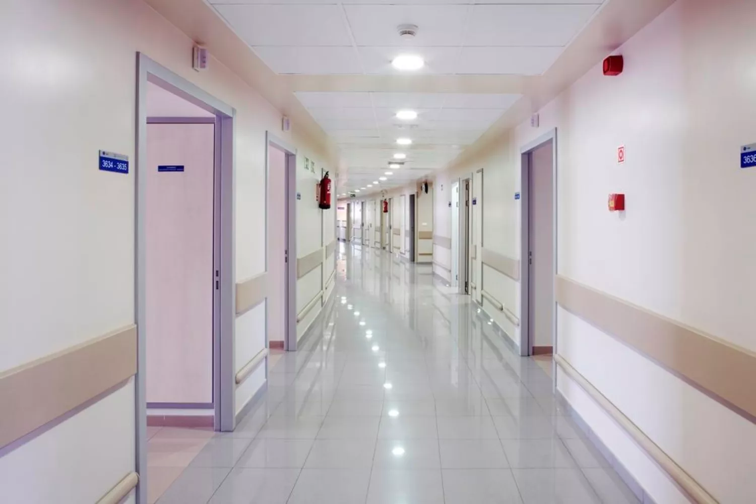 Un pasillo del hospital de la Fundación Jiménez Díaz donde se hace una consulta con el otorrino / FUNDACIÓN JIMÉNEZ DÍAZ Un pasillo del hospital de la Fundación Jiménez Díaz donde se hace una consulta con el otorrino / FUNDACIÓN JIMÉNEZ DÍAZ