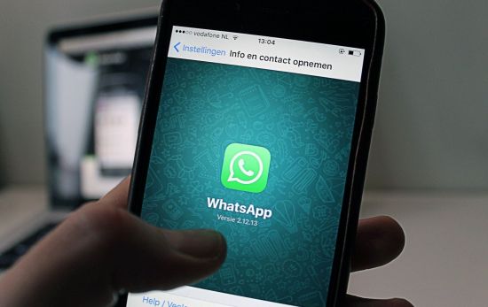 Un usuario abre la app de WhatsApp en su móvil / PIXABAY Un usuario abre la app de WhatsApp en su móvil / PIXABAY